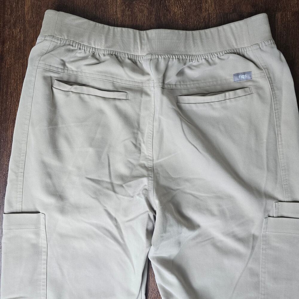 FIGS Men's Axim Cargo Scrub Pants in Boulder - Small - Picture 5 of 7